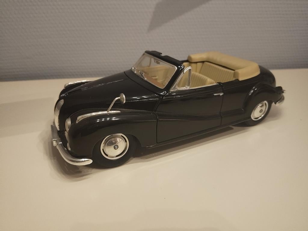 Maisto BMW 502 1955 - Schaal 1/18, Hobby en Vrije tijd, Modelauto's | 1:18, Ophalen of Verzenden, Gebruikt, Auto, Maisto