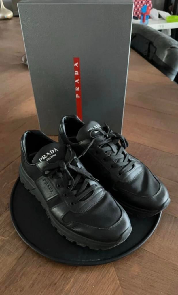 Originele Prada sneakers – Uitstekende staat - Originele bon, Ophalen of Verzenden, Zo goed als nieuw, Zwart