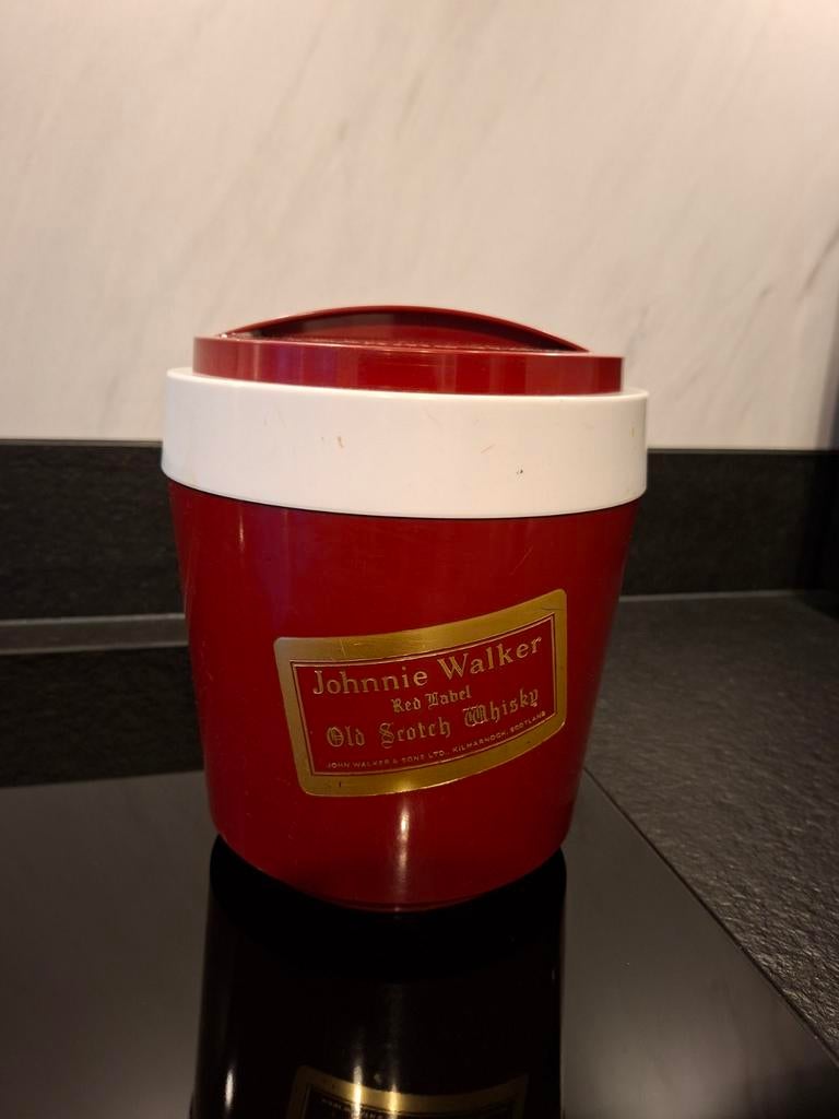 Vintage Johnnie Walker Red Label IJsemmer, Kunststof, Ophalen of Verzenden, Rood, Overige merken