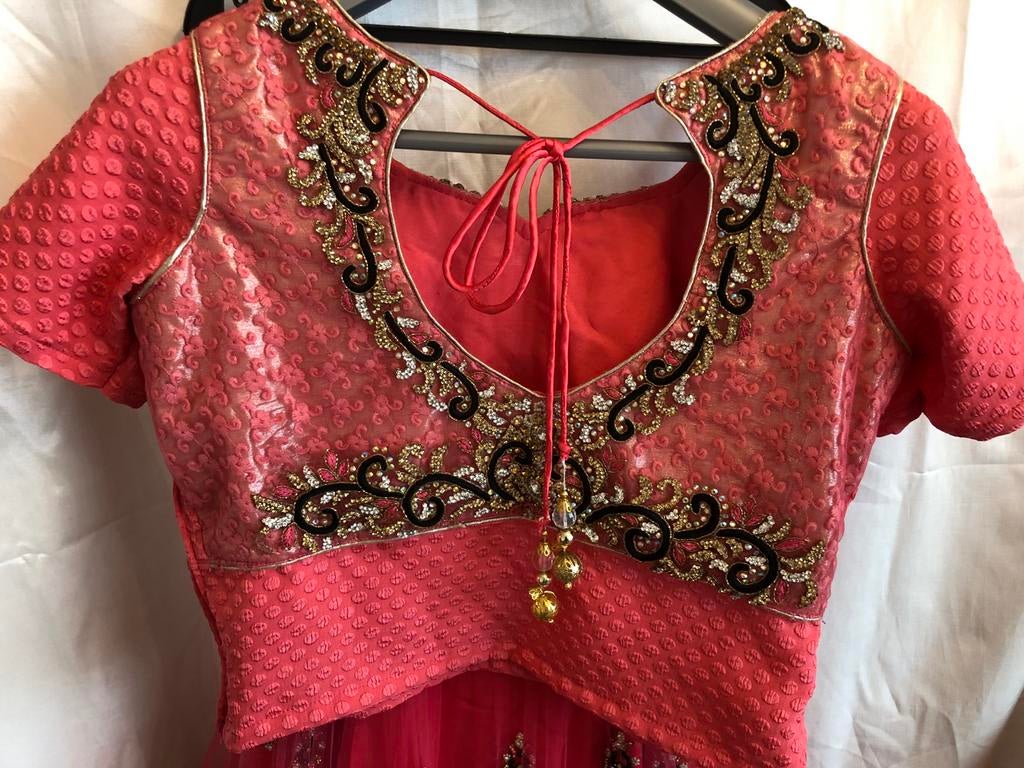 Prachtige Bollywood Lehenga Set - Feest & Bruiloft, Maat 38/40 (M), Overige typen, Ophalen of Verzenden, Zo goed als nieuw