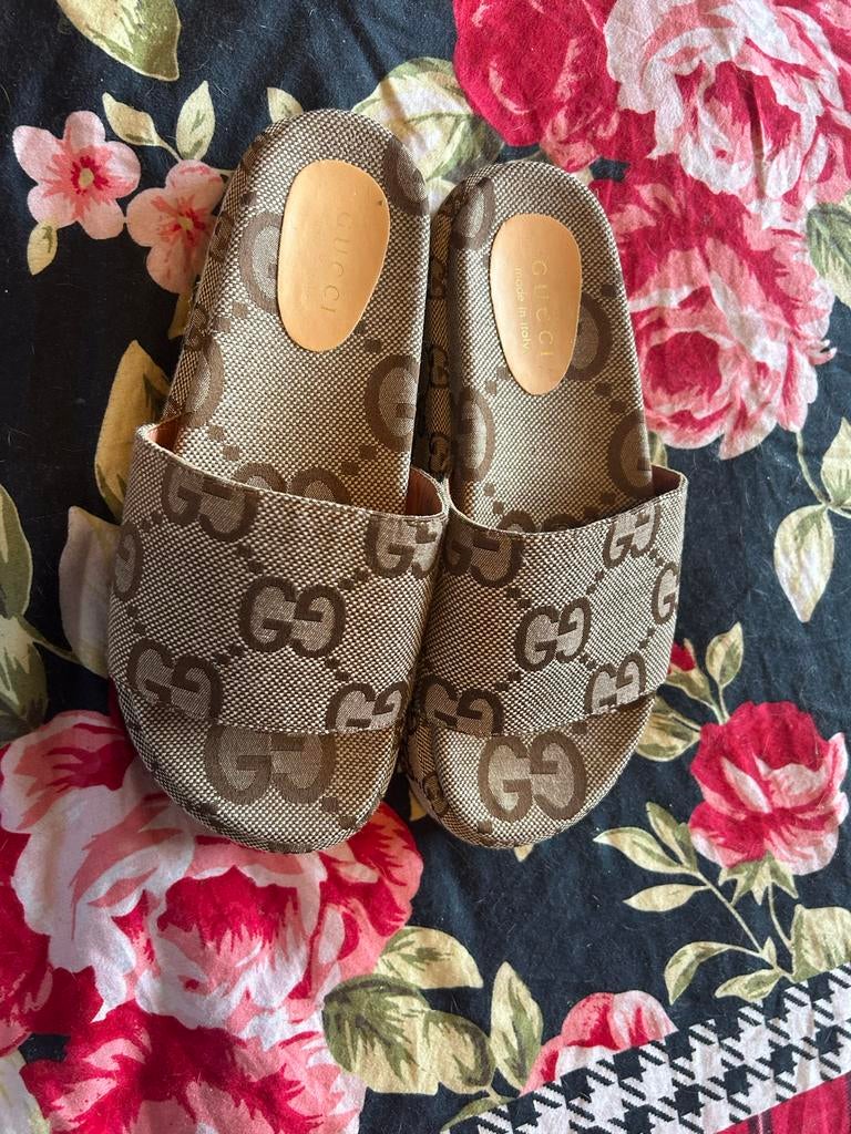 Gucci slippers, Bruin, Zo goed als nieuw, Ophalen, Slippers
