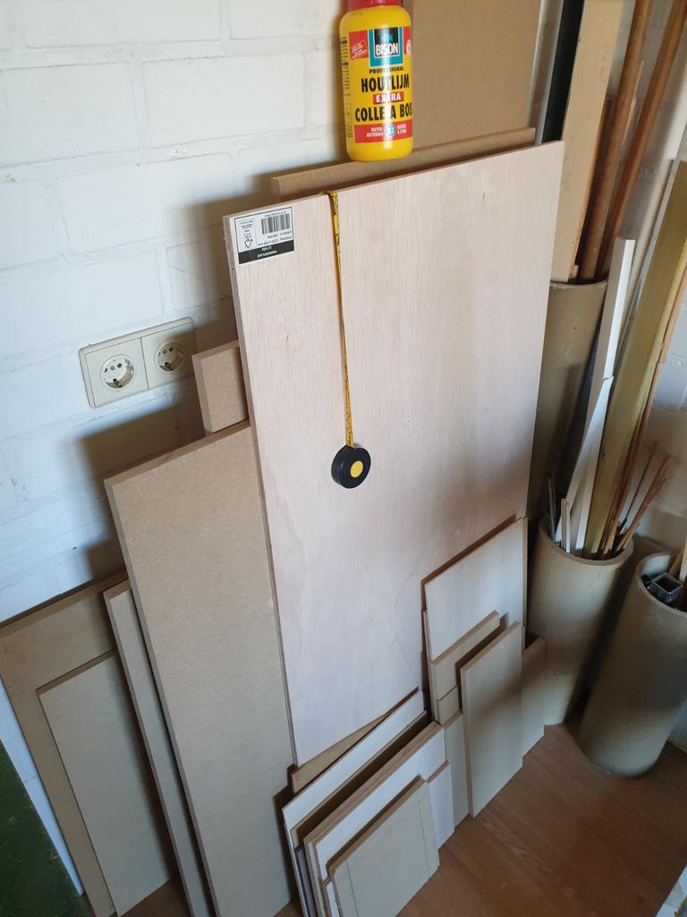 Rest houten mdf planken. Wieltjes ,wandhaken of gordijnringe, Ophalen of Verzenden