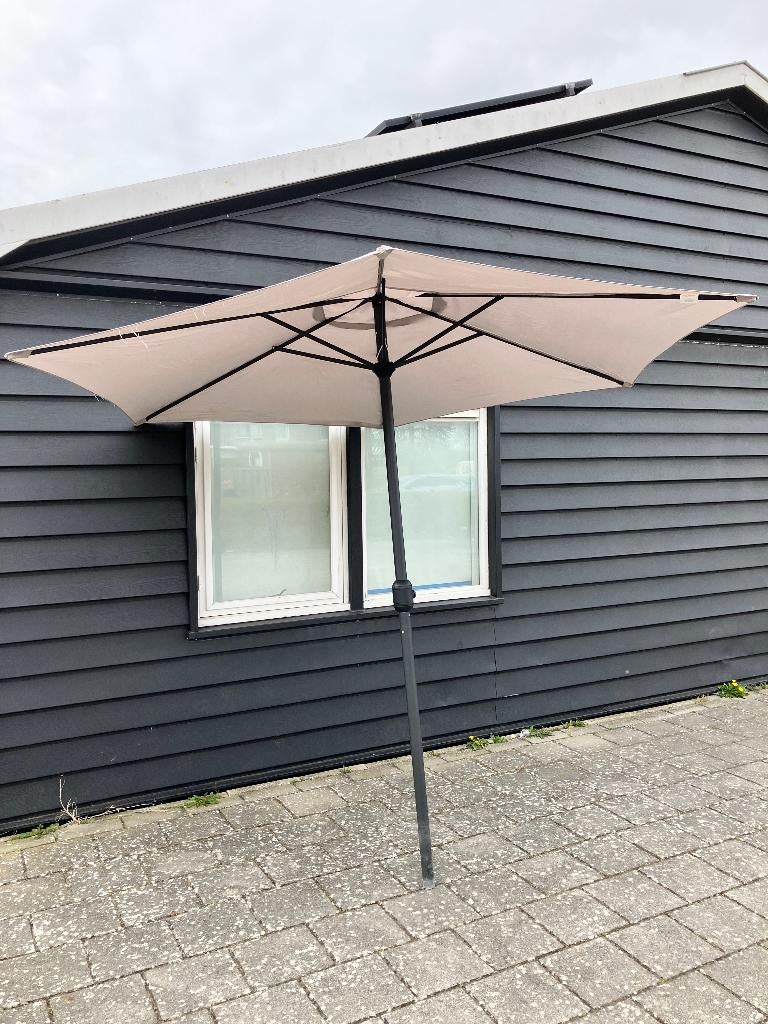 Grijze parasol 3 meter diameter, Ophalen, Zo goed als nieuw, 3 tot 4 meter, Stokparasol