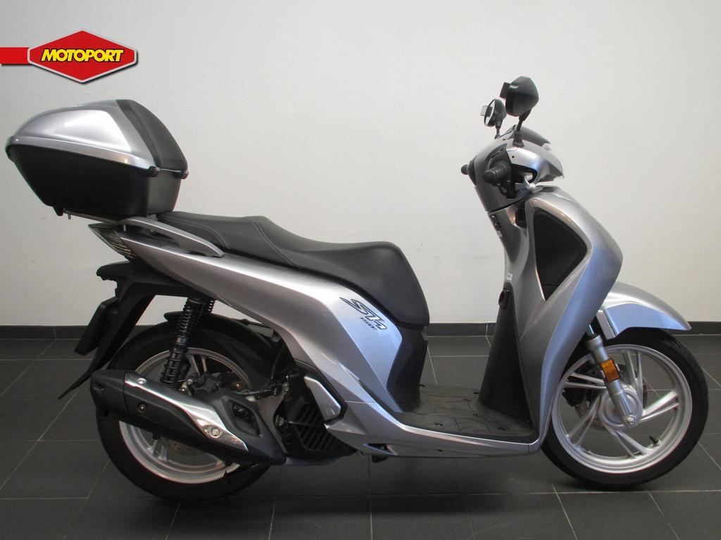 Honda SH 150I ABS (bj 2017), Motoren, Scooter, Doornveld 180-184
B-1731  ZELLIK, BE, Honda Motor Europe Ltd, Belgian Branche, Bedrijf