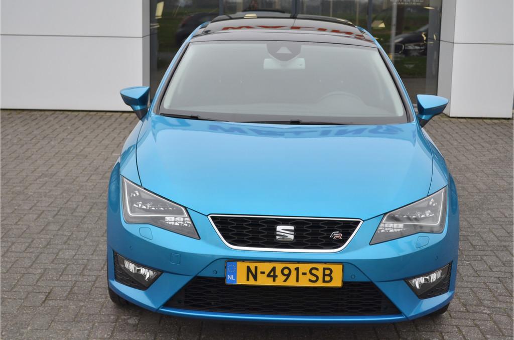 SEAT Leon 1.8 TSI FR Panoramadak | Navi | Led Verl | Stoelve, 1227 kg, 4 cilinders, Alcantara, Bedrijf