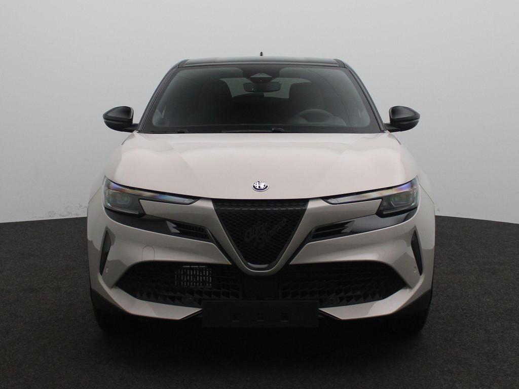 Alfa Romeo Junior 1.2 Turbo Ibrida Ti | Navigatie | Camera |, 145 pk, Stof, 1280 kg, Euro 6