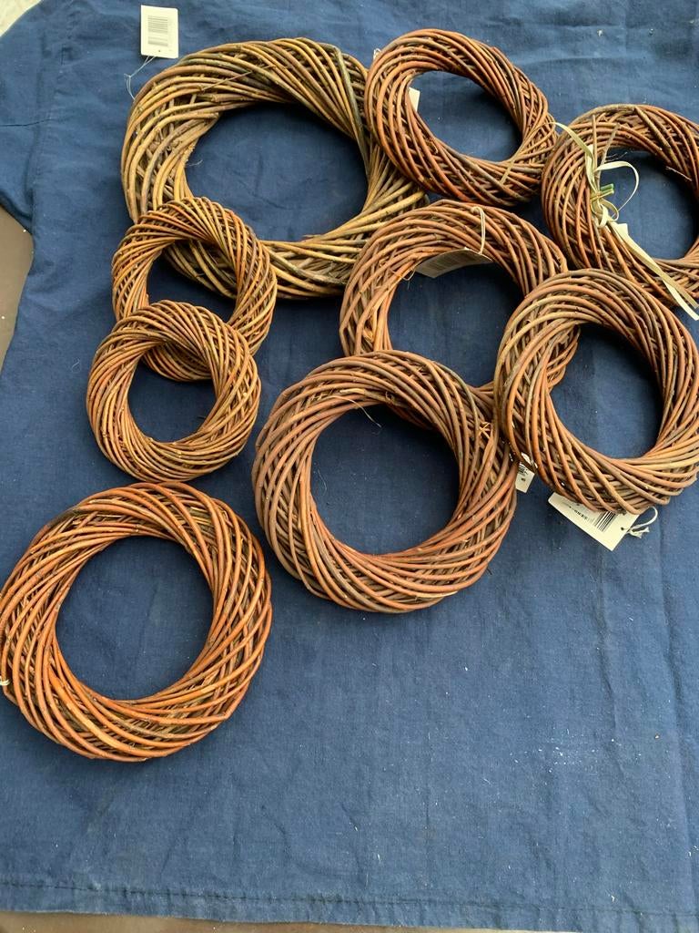 Set van 9 decoratieve wilgenkransen in diverse maten, Huis en Inrichting, Ophalen, Nieuw