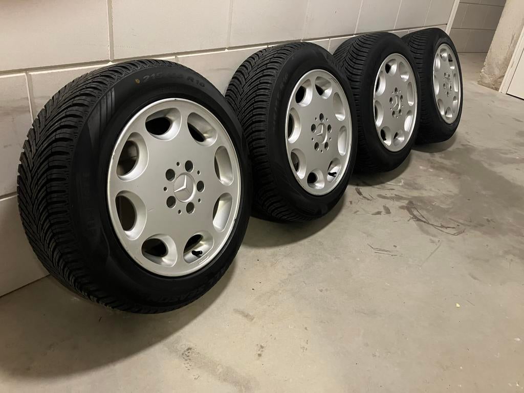 16 inch 8-Loch velgen + zgan Pirelli All Season SF3 (7mm), Auto-onderdelen, Banden en Velgen, 16 inch, Banden en Velgen, Ophalen of Verzenden