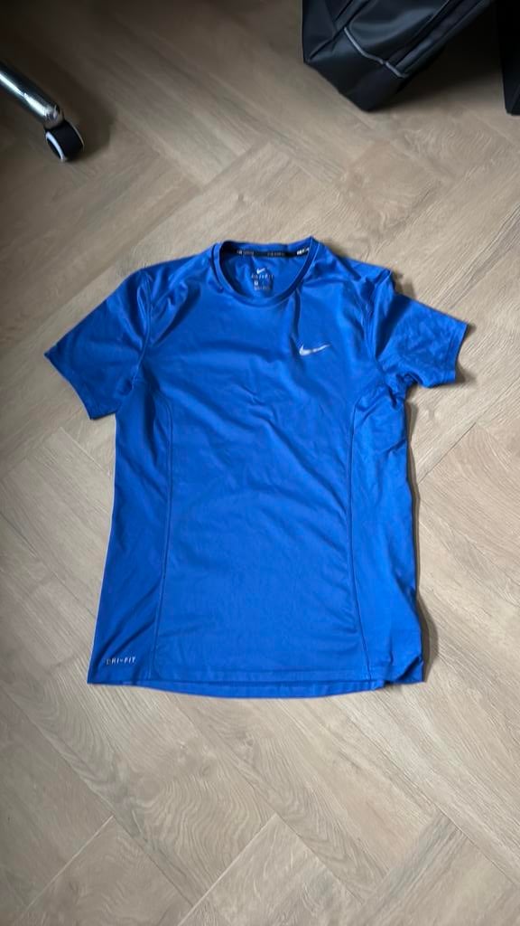 Als nieuw: Nike drifit running sportshirt maat M, Kleding | Heren, Sportkleding, Ophalen of Verzenden, Zo goed als nieuw, Hardlopen of Fietsen