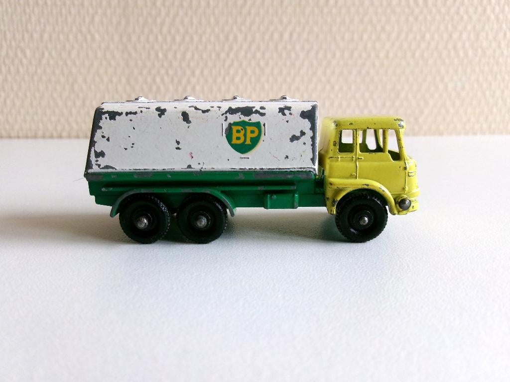 Bedford Petrol Tanker BP geel/wit 1:85 Lesney (geen ovp), Ophalen of Verzenden, Gebruikt, Bus of Vrachtwagen