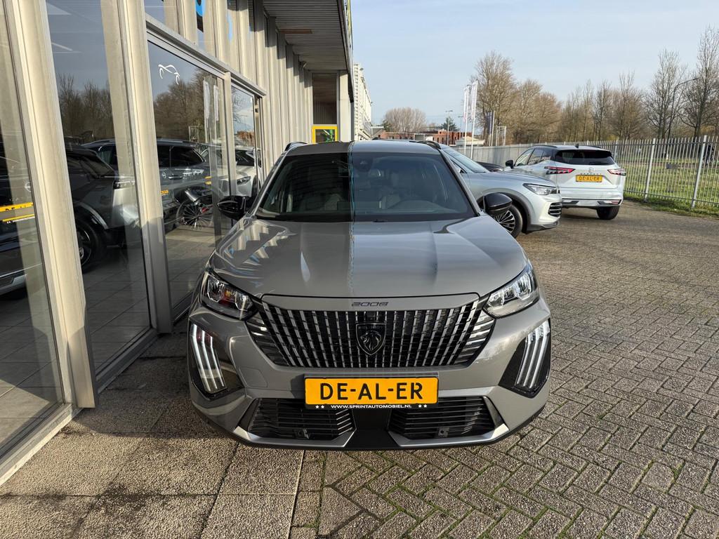 Peugeot 2008 1.2 PureTech PK130 / ACHTERUITRIJCAMERA / NAVIG, Gebruikt, Zwart, 1199 cc, Leder en Stof
