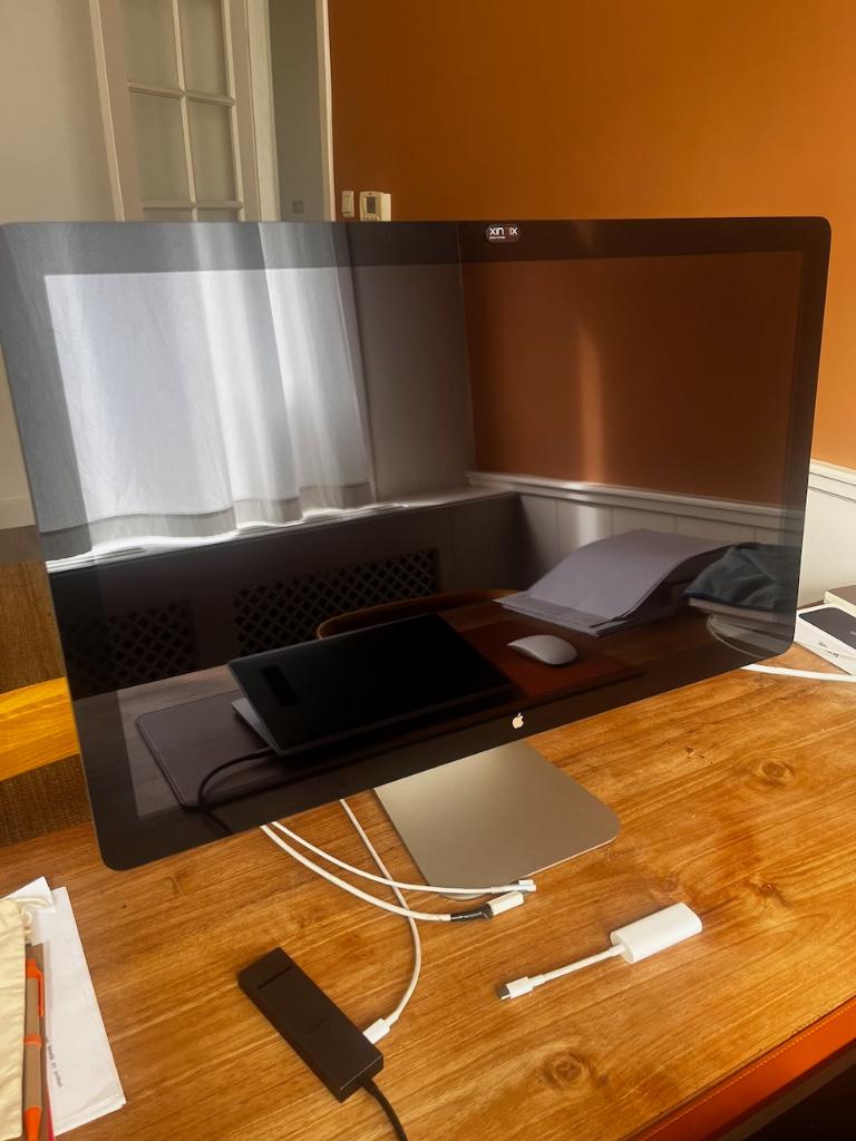 Apple Thunderbolt Display, Computers en Software, Monitoren, Gebruikt, 60 Hz of minder, Thunderbolt, Ingebouwde speakers, Ingebouwde camera