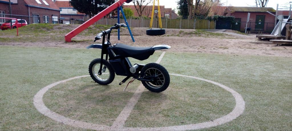 Electrische kinder crossmotor, Fietsen en Brommers, Brommers | Derbi, Zo goed als nieuw, Ophalen of Verzenden