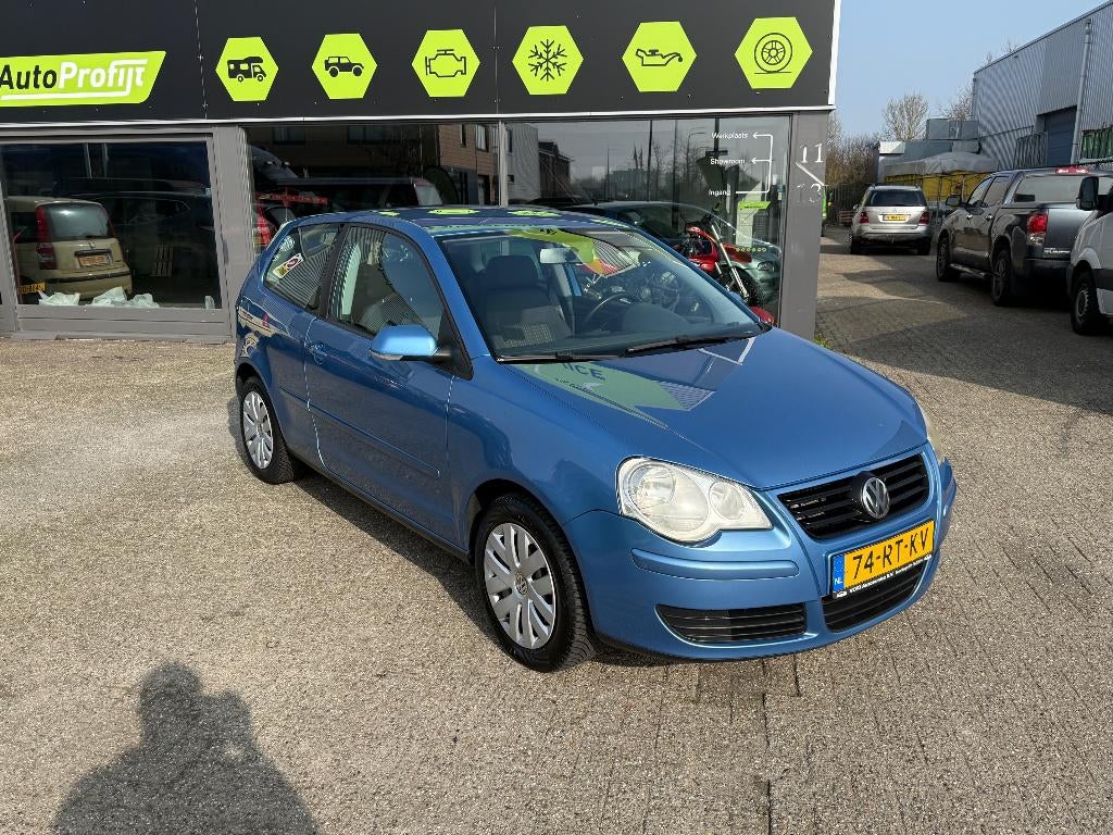 Volkswagen Polo 1.4 55KW AUT 2005 Blauw, Cruise, airco, Stof, 4 cilinders, Blauw, Bedrijf
