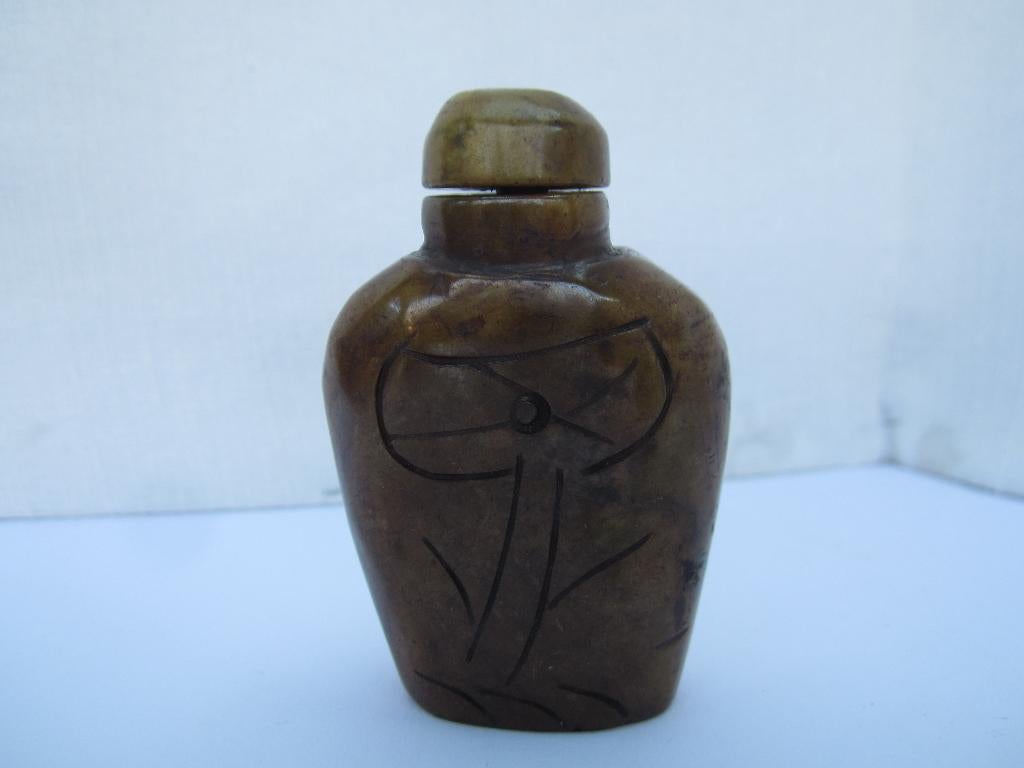 Chinese antieke jade snuiffles met snijwerk(#2719), Ophalen of Verzenden