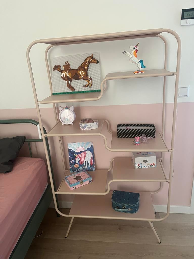 Roze metalen kast 140x80x30, Ophalen, Met plank(en), 100 tot 150 cm, Zo goed als nieuw