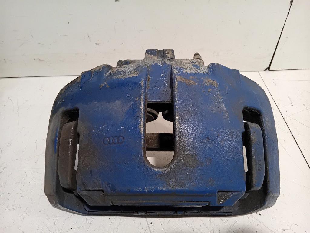 Remklauw rechts voor Audi A8, Onderdelen@venauto.nl, Van der Ven Autorecycling B.V., Gebruikt, Ettenseweg 76, 4706 PB Roosendaal, The Netherlands