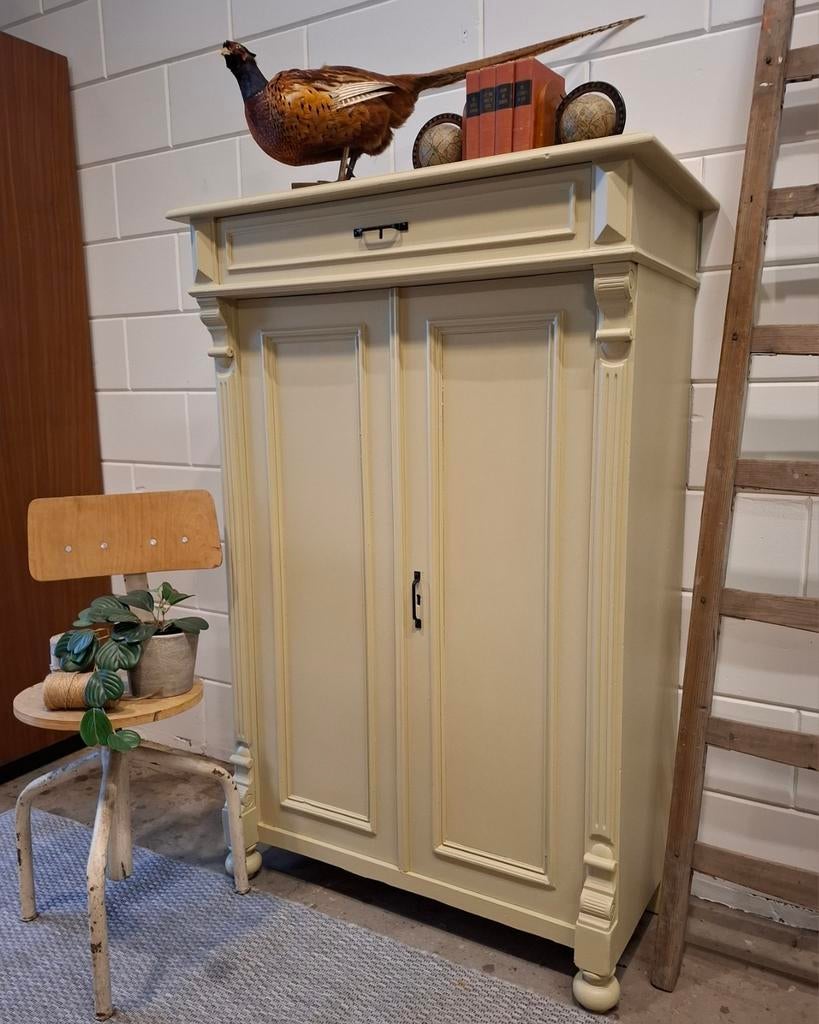 Vintage/Brocante kast, oud Hollandsch geel, Ophalen