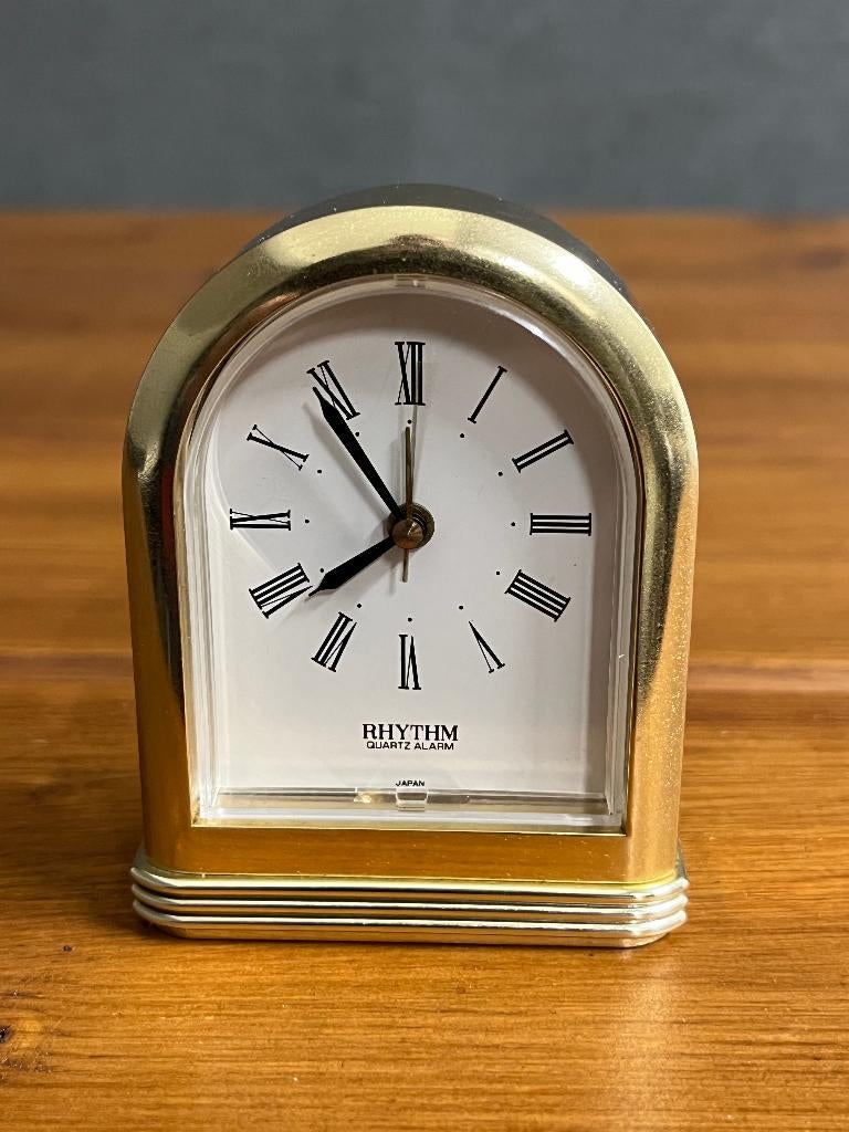 Klein Rhythm Japan 4RE980 klokje met wekker alarm functie, Ophalen of Verzenden, Gebruikt, Analoog, Wekker of Tafelklok