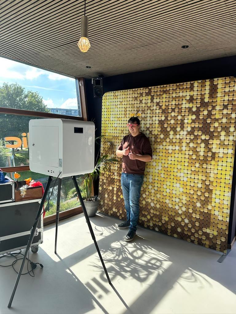 Photobooth Achterwand te huur (2,4 x 2,4m) | huren vanaf €49, Hobby en Vrije tijd, Feestartikelen | Verhuur, Nieuw, Overige, Ophalen of Verzenden