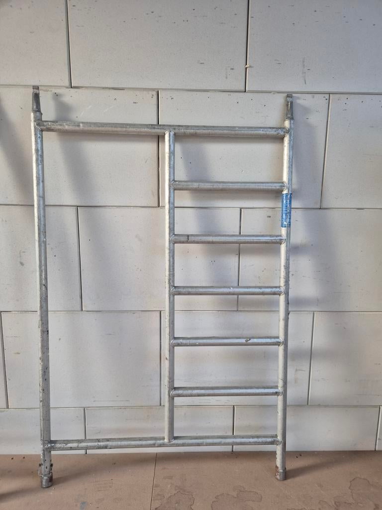 Doorloopframes smal en breed steigerframes juk jukken altrex, Ophalen, Rolsteiger of Kamersteiger, 5 meter of hoger