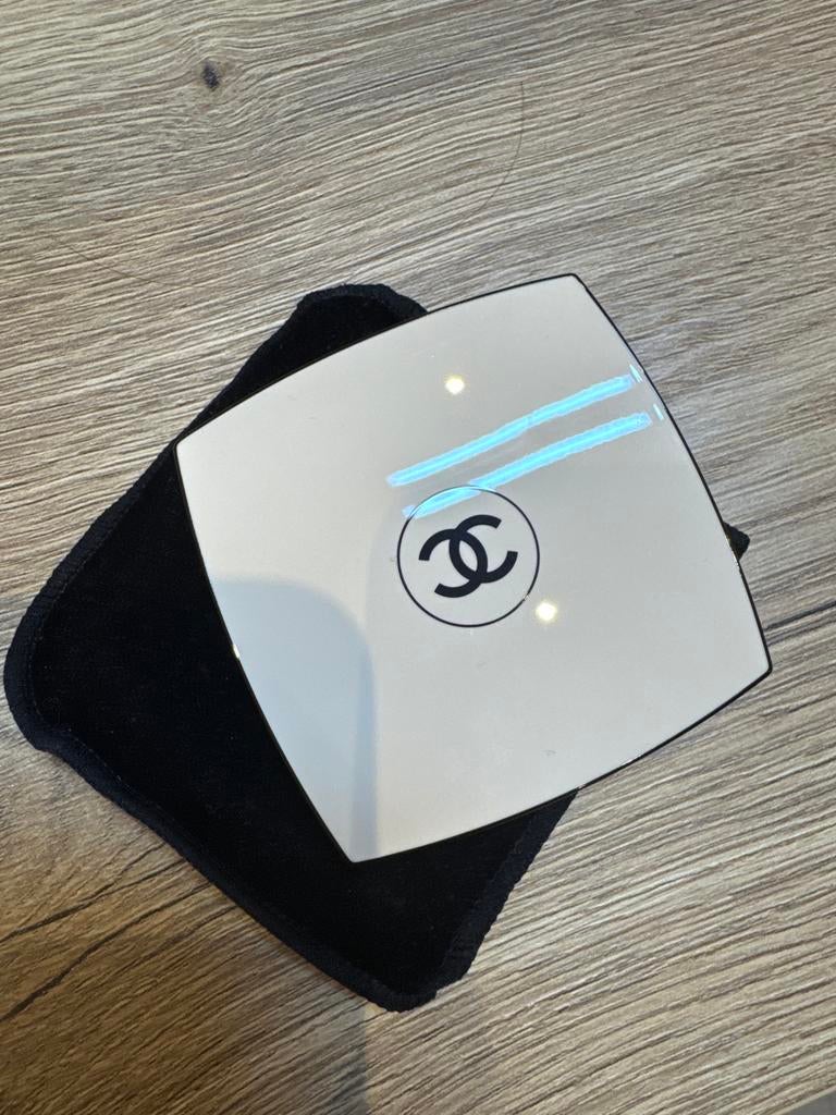 Chanel Les Beiges oogschaduw palette - zo goed als nieuw, Ophalen of Verzenden, Zo goed als nieuw, Make-up, Overige kleuren