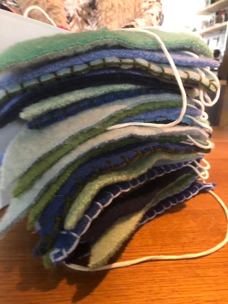 Ruim 7,5 meter zuiver wollen vlaggenljjn vlaggetjes slingers, Ophalen of Verzenden, Nieuw, Versiering, Verjaardag