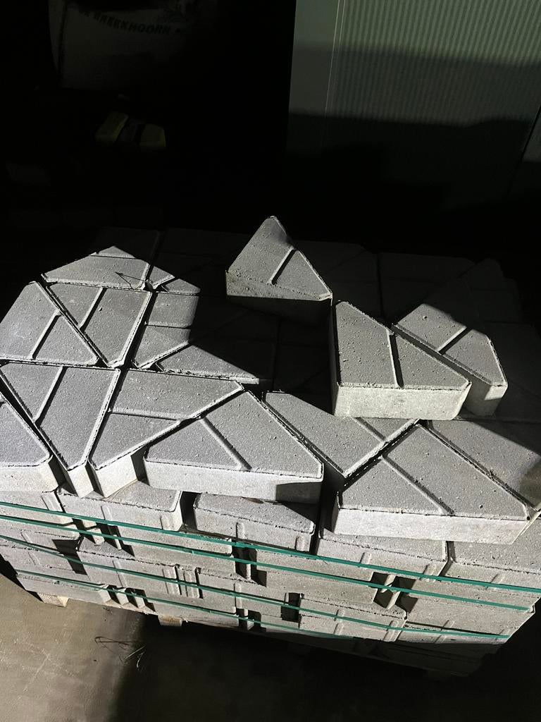 Bisschop mutsen grijs, Tuin en Terras, Ophalen of Verzenden, Zo goed als nieuw, Beton, Terrastegels