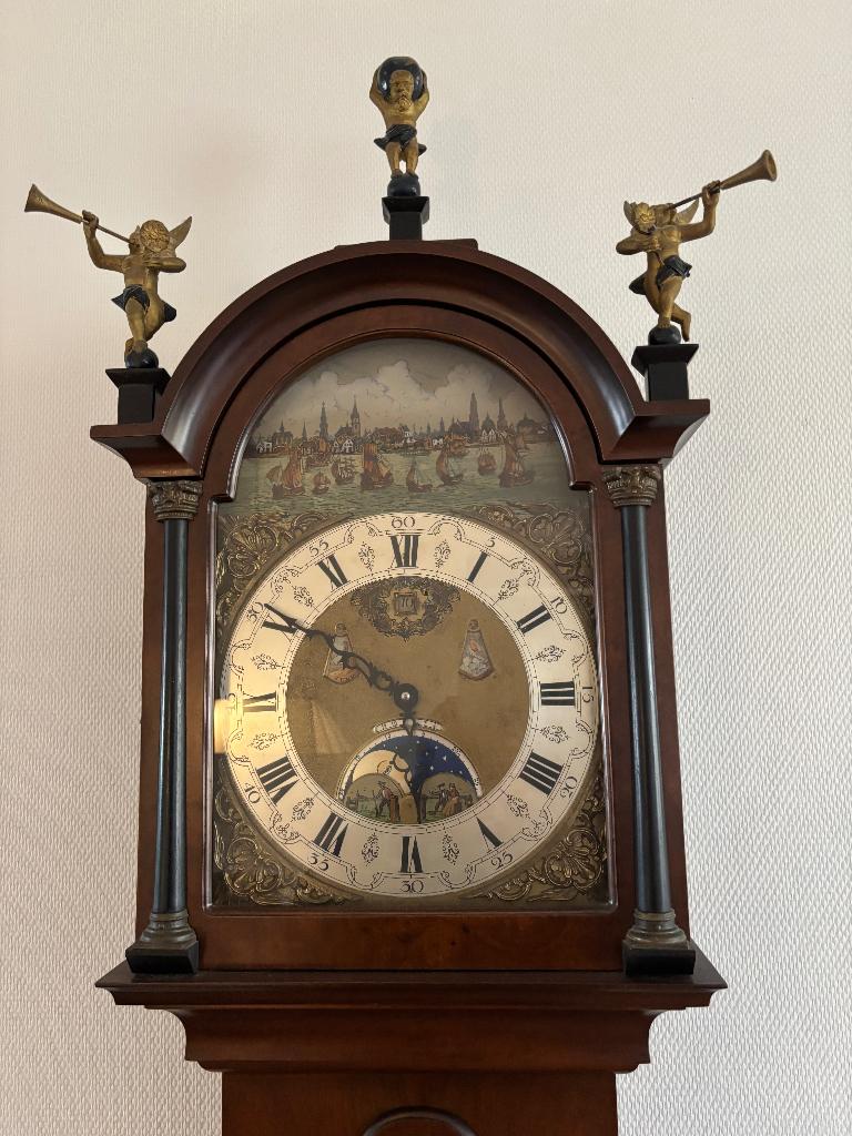 Staande Klok, Ophalen