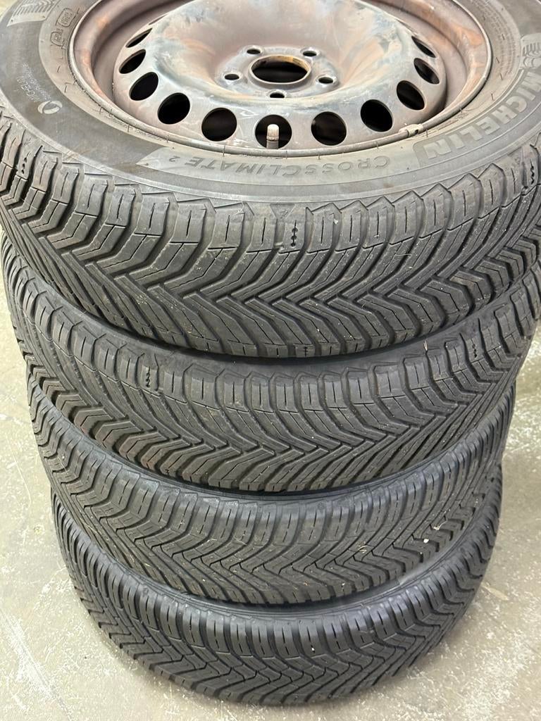 Vw polo Winterbanden op velg origineel 185/65 R15, Auto-onderdelen, Ophalen, Gebruikt, 15 inch, Banden en Velgen