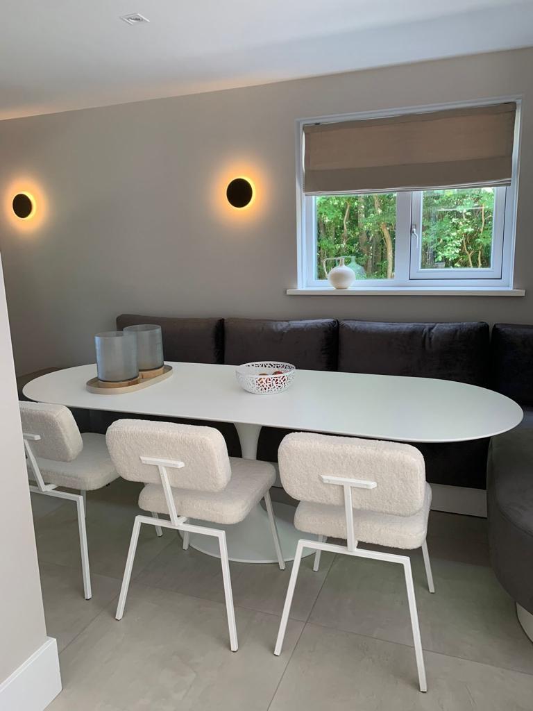 Eero Saarinen, Tafels, Stoelen, Deens Ovaal, Huis en Inrichting, Tafels | Eettafels, Nieuw, 100 tot 150 cm, 200 cm of meer, Vijf personen of meer