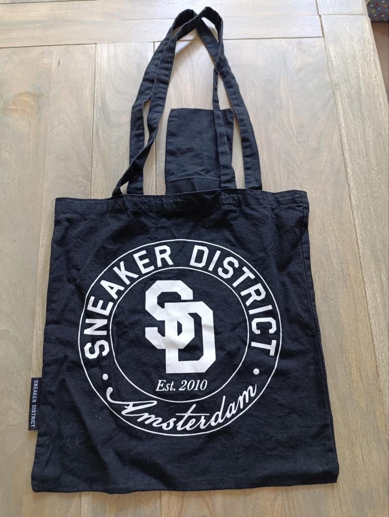 Sneaker District zwarte canvas schoudertas, Sieraden, Tassen en Uiterlijk, Tassen | Schoudertassen, Ophalen of Verzenden, Nieuw
