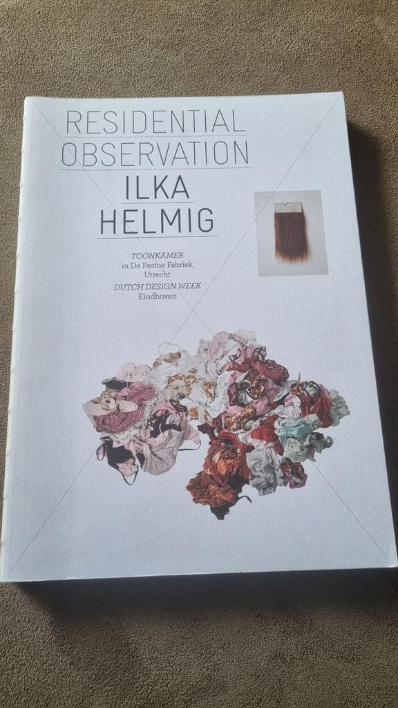 Residential Observation - Ilka Helmig (Kunstboek), Boeken, Ophalen of Verzenden, Zo goed als nieuw, Fotografie algemeen, Ilka Helmig