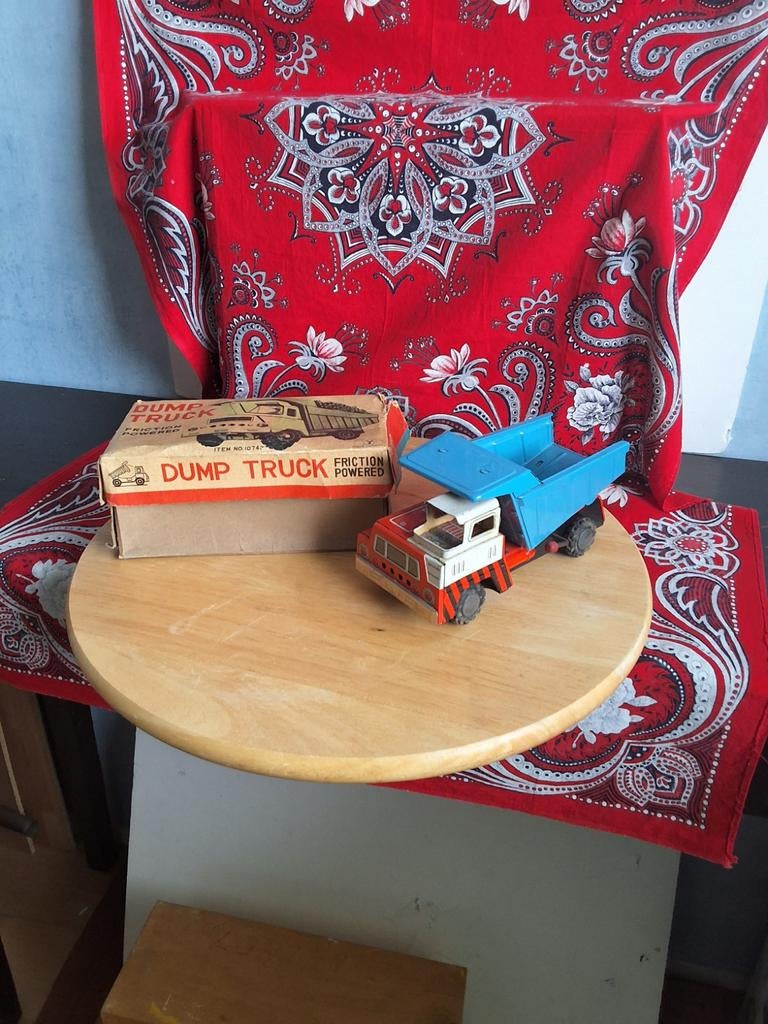 DUMP TRUCK MET FRICTION POWERD orgn. DOOS, Hobby en Vrije tijd, Modelauto's | 1:18, Ophalen of Verzenden, Nieuw, Overige typen