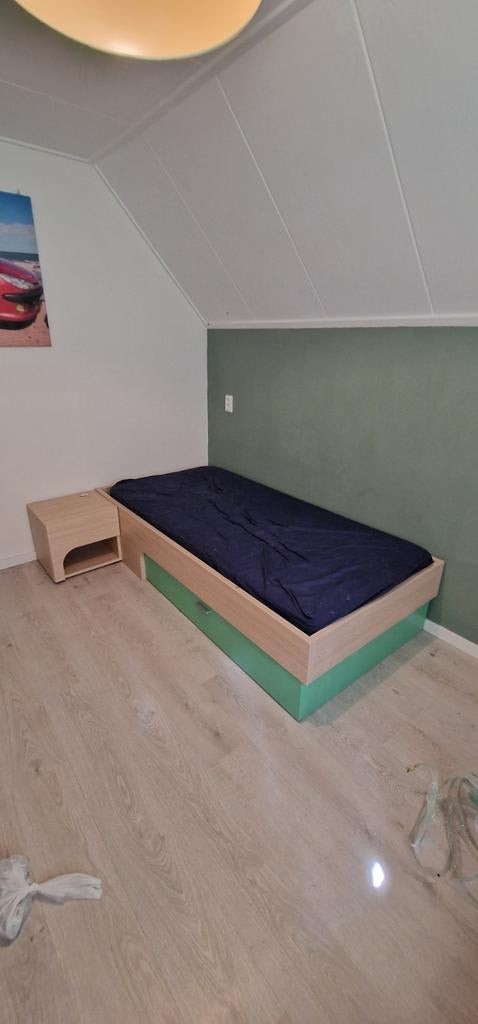 1 persoons bed met nachtkastje, matras en opberglade te koop, Ophalen, Eenpersoons