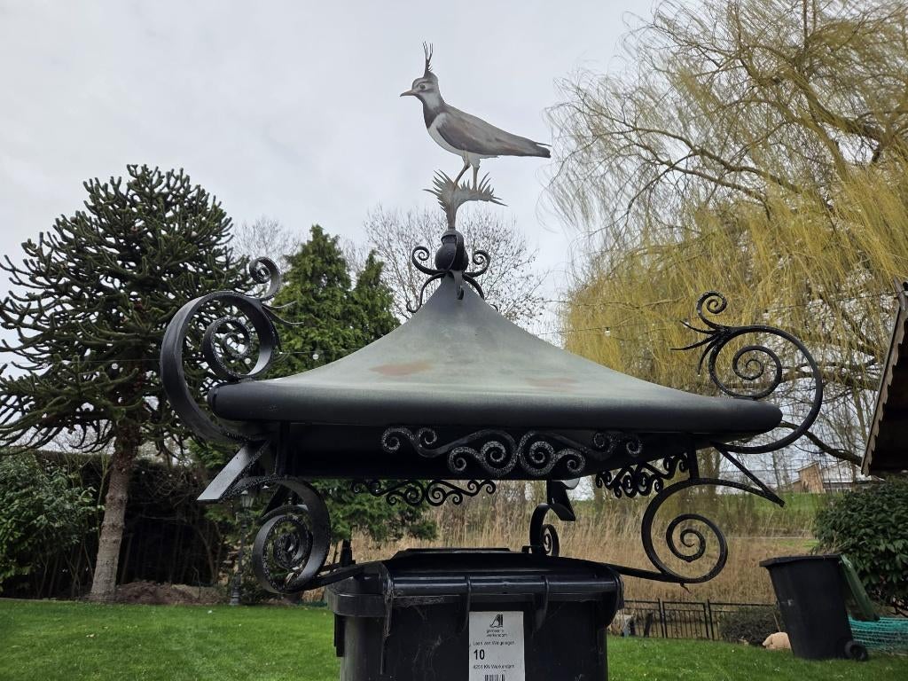 Smeedijzeren schoorsteenkap met vogel windvaan – decoratie, Tuin en Terras, Ophalen, Zo goed als nieuw, Metaal, Overige typen