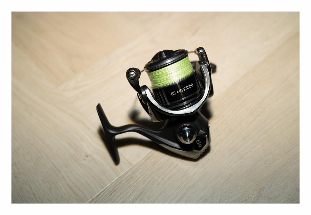 Daiwa BG MQ 2500D H Molen - Krachtig en Duurzaam, Watersport en Boten, Ophalen of Verzenden, Zo goed als nieuw, Molen
