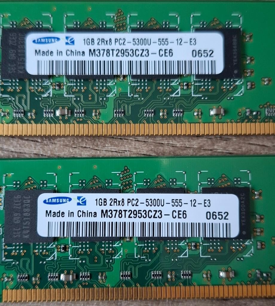 Samsung 1GB DDR2 PC-5300U CL5 (2 stuks), Computers en Software, RAM geheugen, Gebruikt, Ophalen of Verzenden, DDR2, Desktop