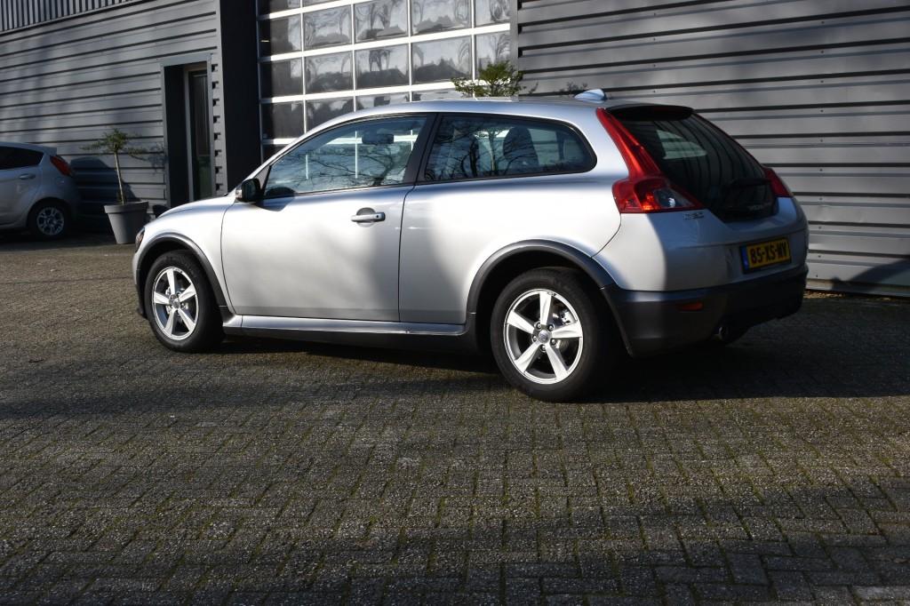 Volvo C30 VOLVO C30 1.6D KINETIC!!! 3894 EURO!!!, Voorwielaandrijving, Gebruikt, 4 stoelen, Origineel Nederlands