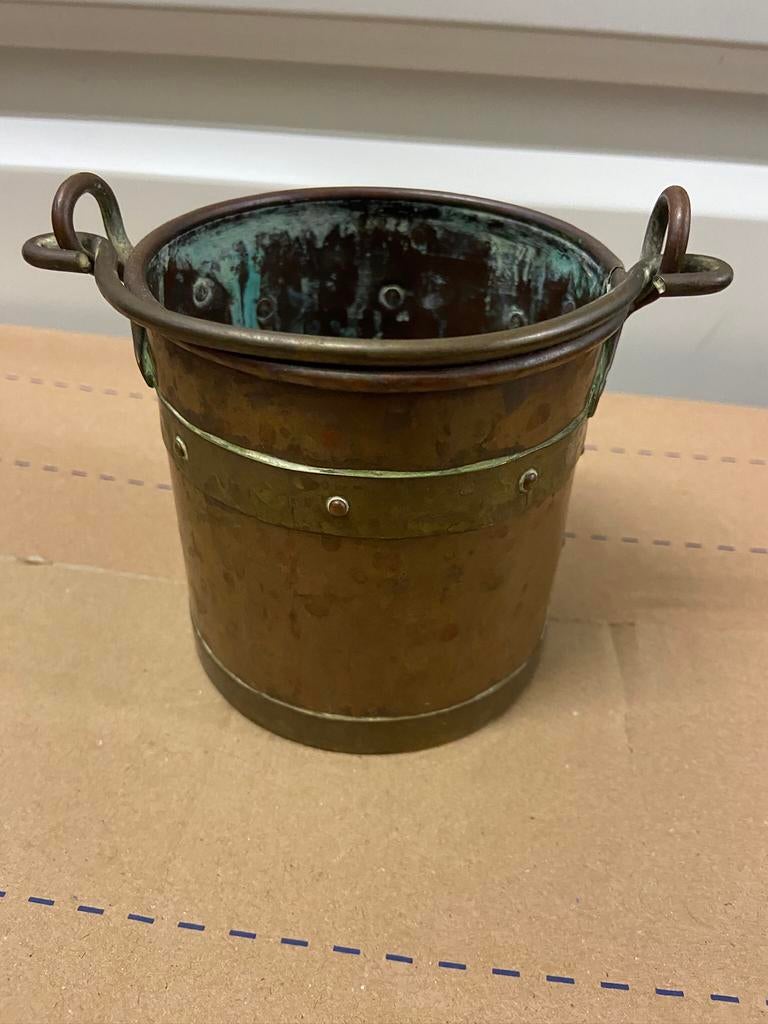 Hand gesmede antiek koperen emmer met handgrepen, Antiek en Kunst, Ophalen of Verzenden