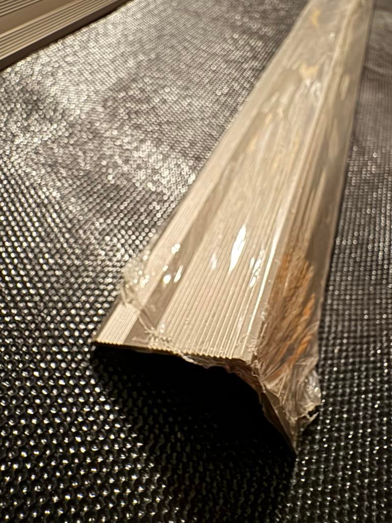 Trapprofiel zelfklevend - 300cm - 45mm / 40mm (Nieuw), Ophalen of Verzenden, Nieuw, Overige materialen