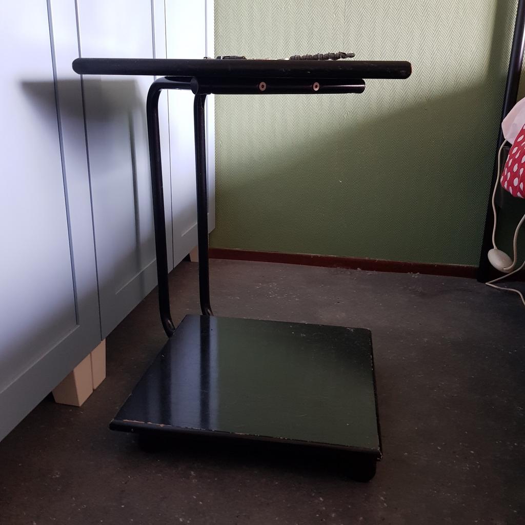 Tafeltje op wielen, Huis en Inrichting, Tafels | Bijzettafels, Ophalen, Gebruikt, Rechthoekig, Minder dan 55 cm