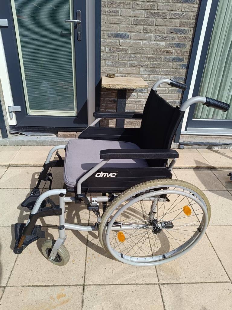 Rolstoel met anti lek banden, Diversen, Ophalen, Gebruikt, Handbewogen rolstoel