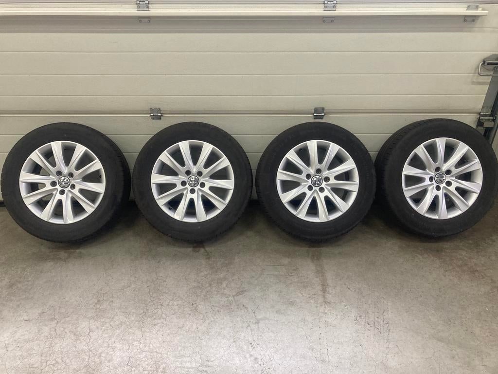 Wielen velgen set Tiguan 235-55-17, Gebruikt, Banden en Velgen, 17 inch, Ophalen of Verzenden