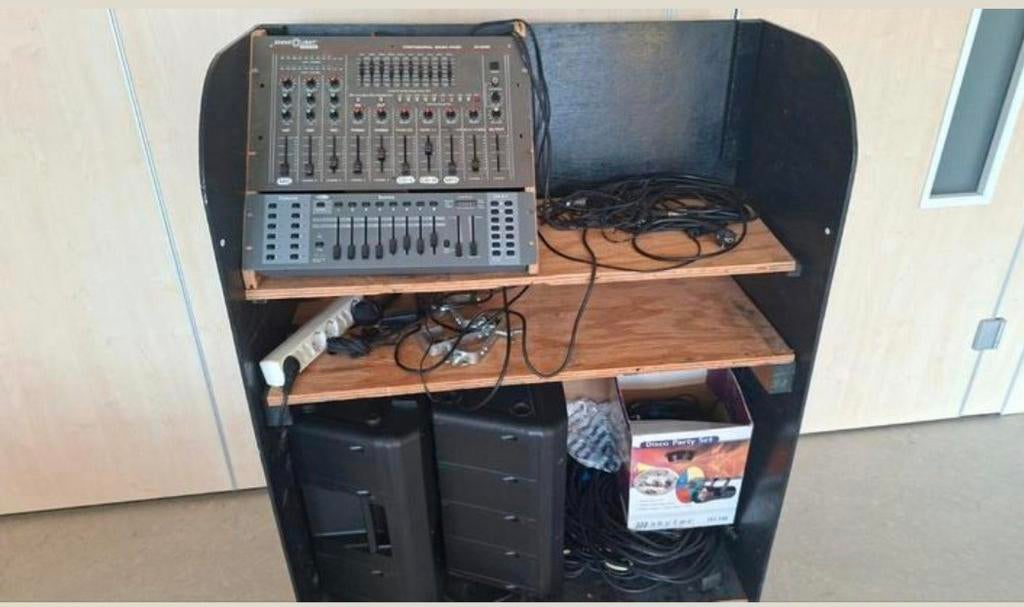 Disco mengpanelen met boxen, Ophalen