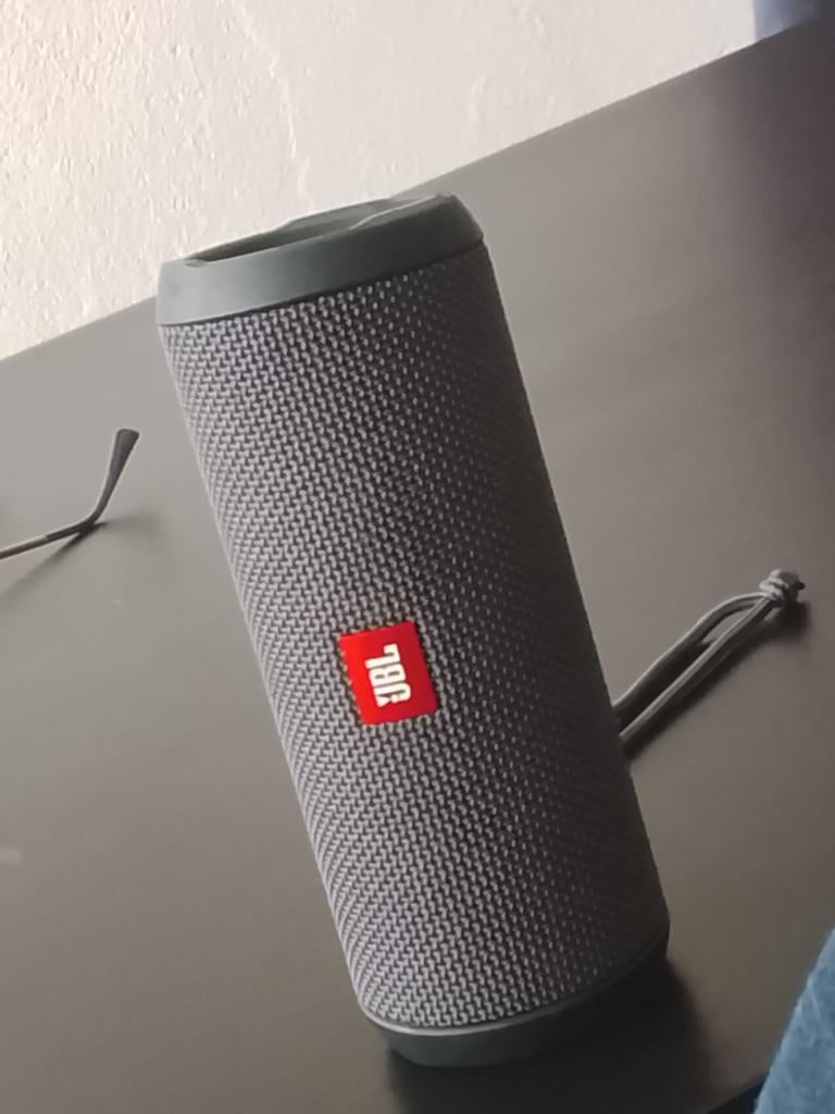 JBL Flip essential box, JBL, Overige typen, Ophalen of Verzenden, Zo goed als nieuw