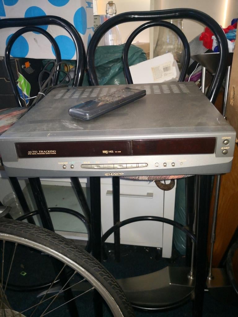 Sharp video recorder met afstandsbediening, Ophalen of Verzenden