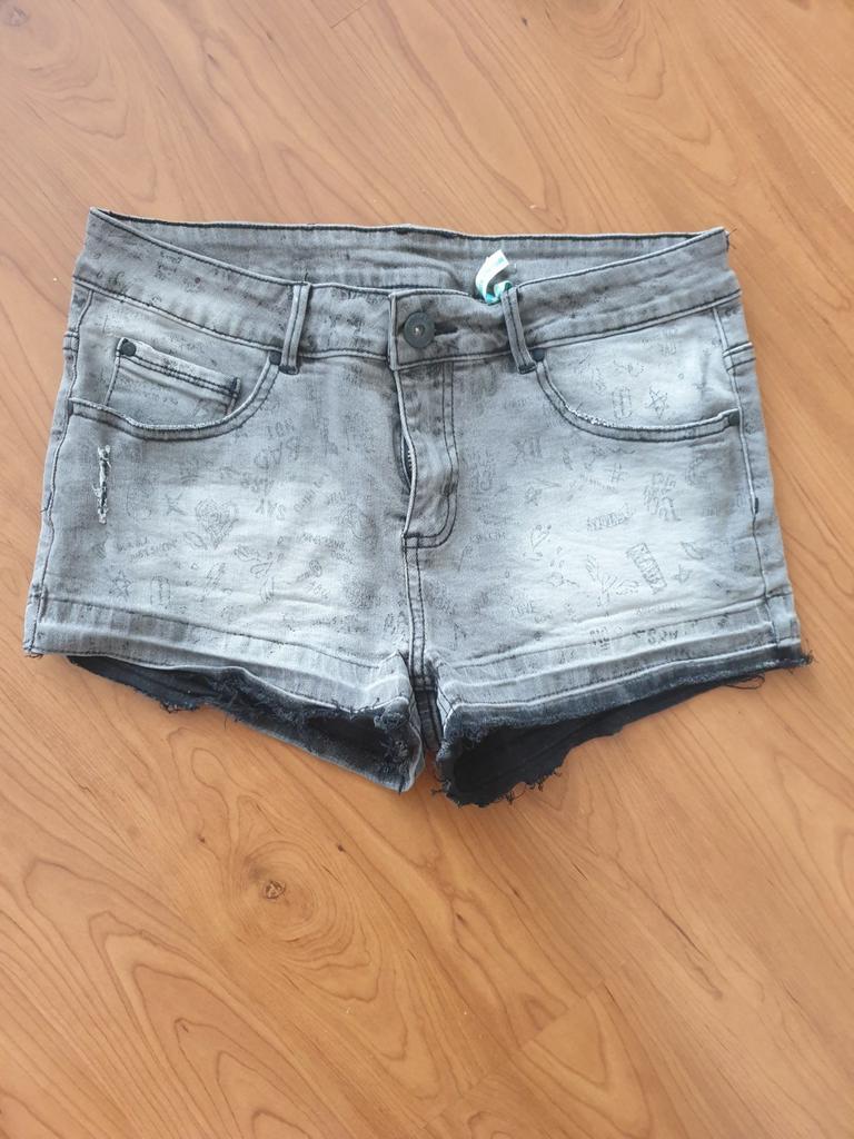 Grijze korte broek maat 170, Ophalen of Verzenden, Zo goed als nieuw, Meisje, Broek