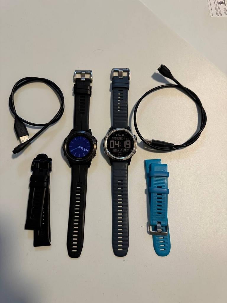 Garmin Fenix 5 Plus + Garmin Fenix 5 (47
mm)- set, Sieraden, Tassen en Uiterlijk, Sporthorloges, Ophalen, Zwart, Waterdicht, GPS
