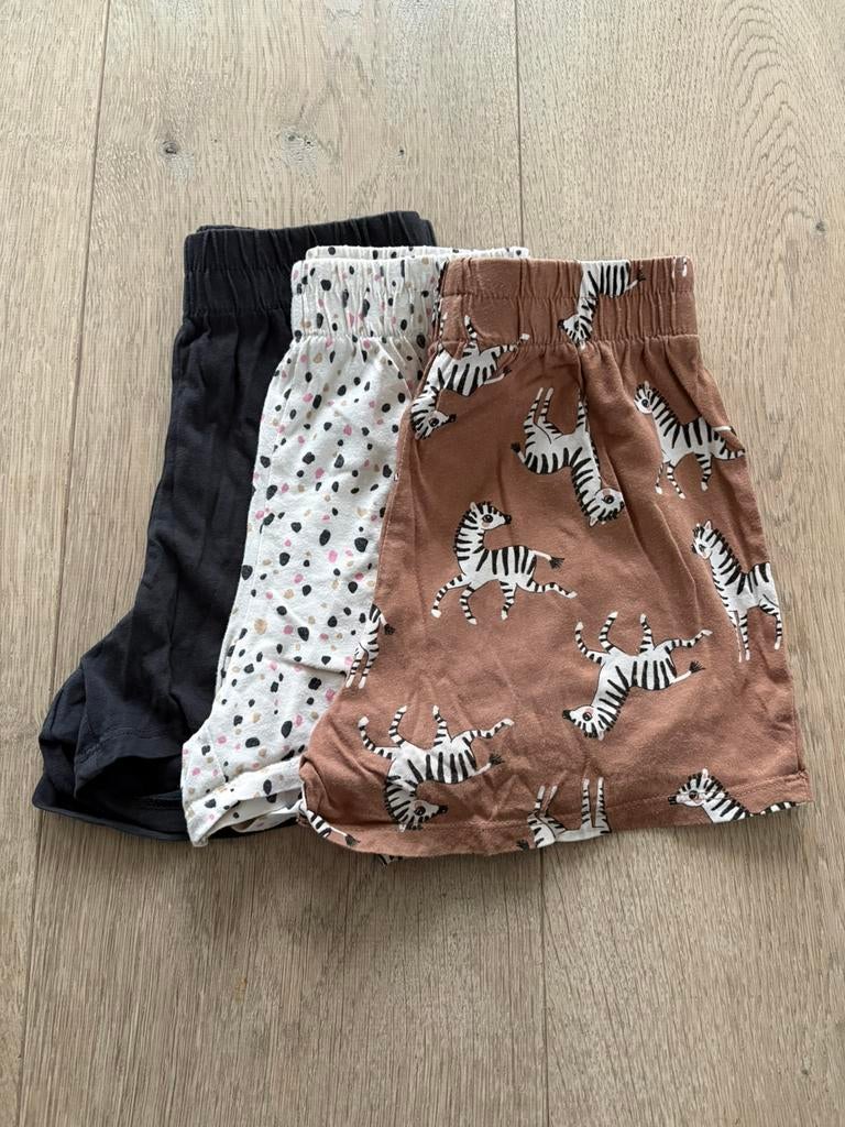 3 korte broeken H&M maat 122, Ophalen of Verzenden, Gebruikt, Meisje, Broek
